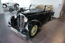 Enlarge photo 112