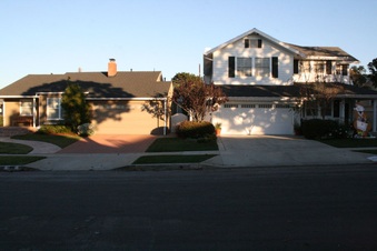 7216 & 7210 El Manor Ave