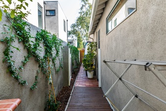 Enlarge photo 25