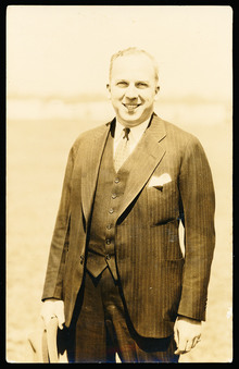 Warren Giles