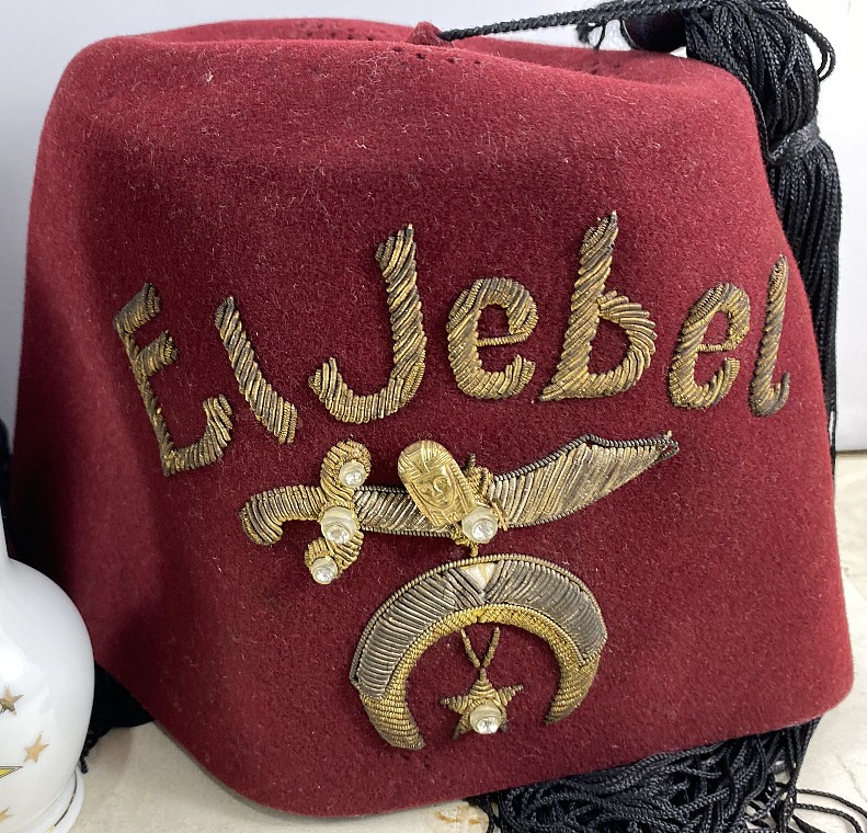 Vintage 1940's-60's Masonic Shriner Fez Hats El Jebel Syrik & Vase