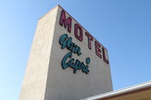 Glen Capri Inn & Suites