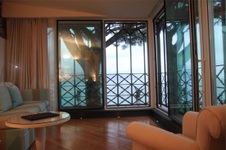Enlarge photo 184