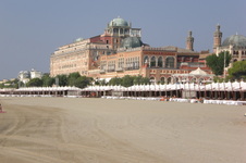 Enlarge photo 93
