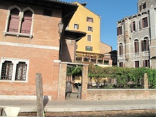 Enlarge photo 146