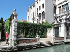Enlarge photo 62