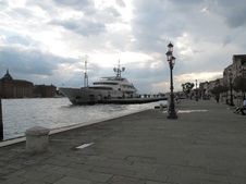 Enlarge photo 120