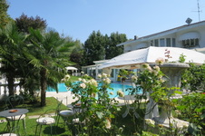 Enlarge photo 10