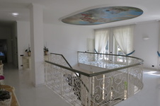 Enlarge photo 38
