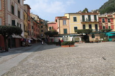 Enlarge photo 77