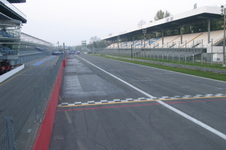 Enlarge photo 32