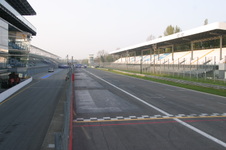 Enlarge photo 47