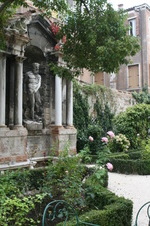 Enlarge photo 12