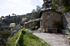 Enlarge photo 16