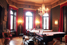 Enlarge photo 12