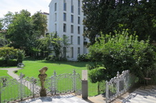 Enlarge photo 22