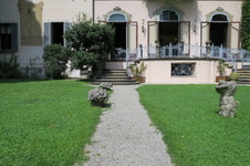 Enlarge photo 68