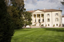 Enlarge photo 1