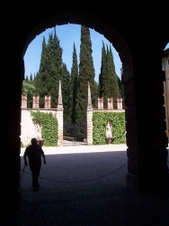 Enlarge photo 1