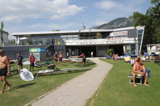 Enlarge photo 68