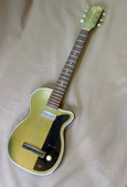 Silvertone H42 "Newport"