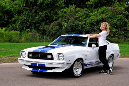 Farrah Faucett and the Mustang II