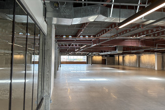 Enlarge photo 33