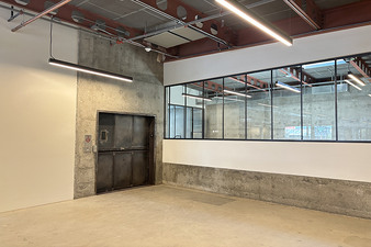Enlarge photo 35