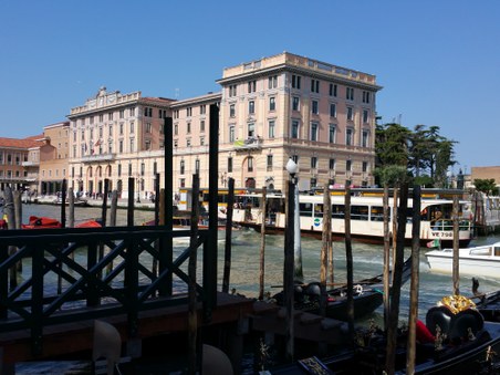 Enlarge photo 119