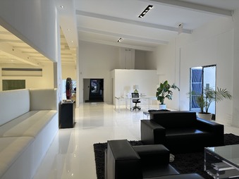 Enlarge photo 24