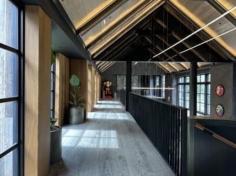 Enlarge photo 32