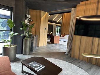 Enlarge photo 25