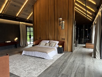 Enlarge photo 24