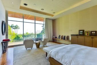 Enlarge photo 29