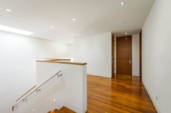 Enlarge photo 32