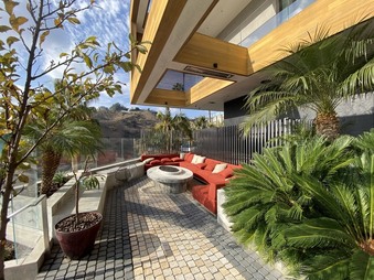 Enlarge photo 107