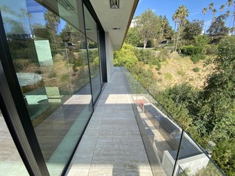 Enlarge photo 54