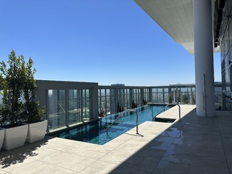 Enlarge photo 18