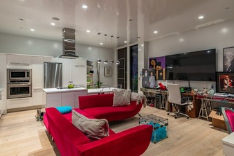 Enlarge photo 112