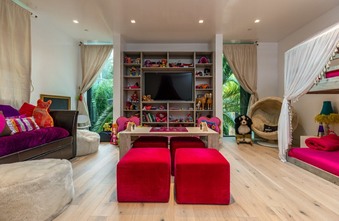 Enlarge photo 89