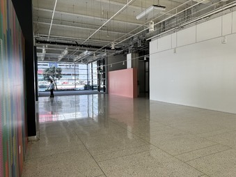 Enlarge photo 37