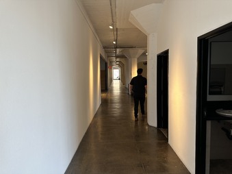 Enlarge photo 32