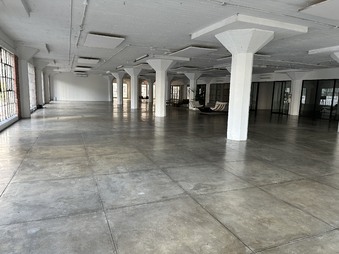Enlarge photo 19