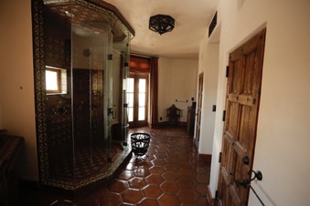 Enlarge photo 84