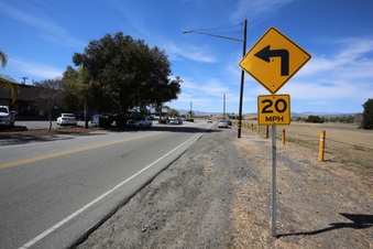 Arch Plaza - Newhall