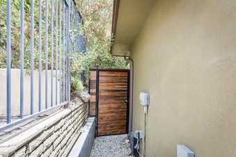 Enlarge photo 145