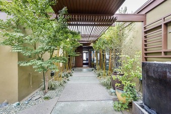 Enlarge photo 16
