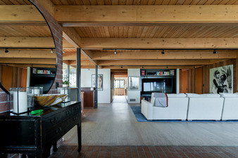 Enlarge photo 24