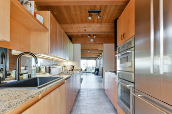 Enlarge photo 26