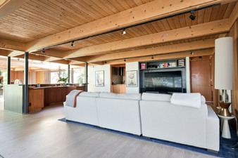 Enlarge photo 29